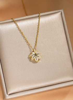 小红书同款枫叶吊坠项链女百搭小众学生党锁骨链轻奢高级感配饰