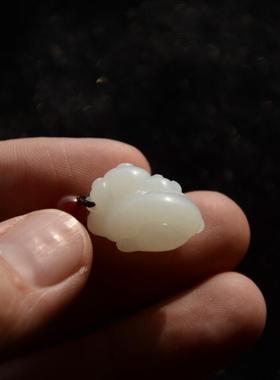 工作室生肖猪戒面镶嵌玉石