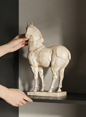 法师复古风做旧裂纹创意马高级感软装饰玄关书房酒柜桌面客厅摆件