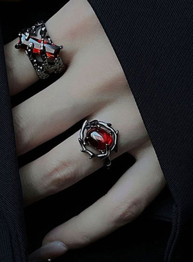 血森林系列戒指小众设计新款情侣戒高颜值酷暗黑系红色锆石食指戒