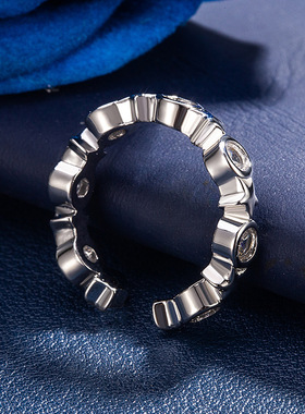 镶圆形星星镶钻开口戒指