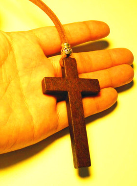 实木十字架长款情侣毛衣链