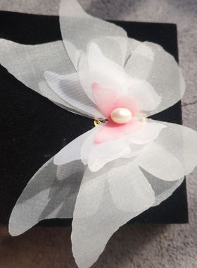 原创薄纱立体大蝴蝶戒指森系布艺主播舞台手上蝶舞指环仙气小众