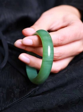 玉器工艺品天然新疆和田玉俄料碧玉老料玉石猫眼素面手镯女款附证