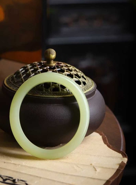 天然新疆和田玉玉器工厂店若羌黄口料老料素面玉石贵妃镯手镯手饰