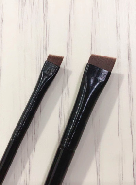 钱小姐化妆刷。王霏霏根根分明