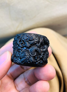 2024龙年款新中式国潮九龙扳指越南芽庄白棋沉香雕龙手把件把玩件