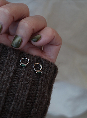 【乐可】睡觉不用摘纯银祖母绿方块小耳圈简约气质养耳骨超迷你