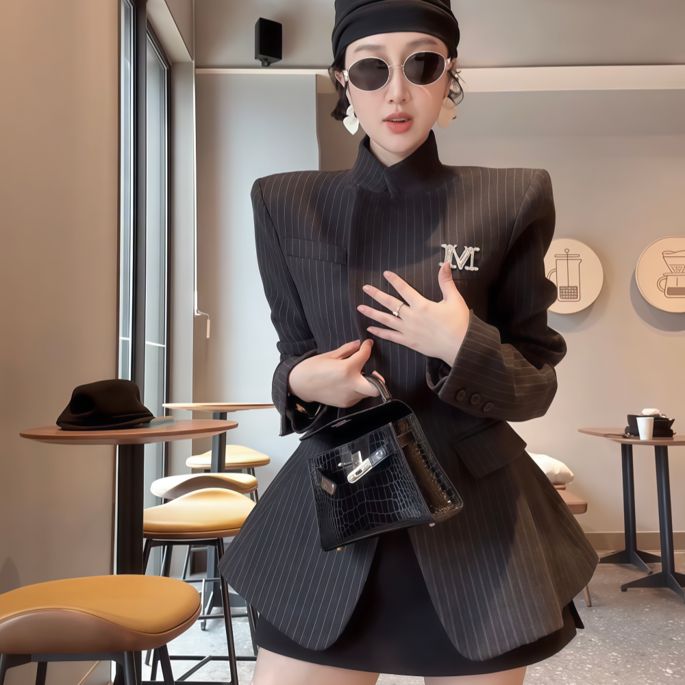 2026年春季新款韩版轻奢百搭通勤深灰色细条纹正肩收腰西装外套女,淘宝优惠券,粉丝福利购,淘宝优惠卷