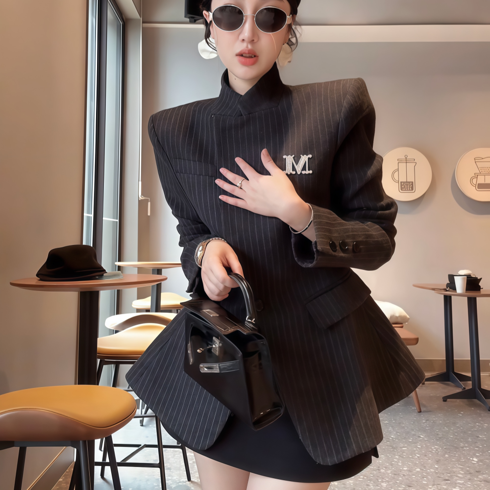 2026年春季新款韩版轻奢百搭通勤深灰色细条纹正肩收腰西装外套女,淘宝优惠券,粉丝福利购,淘宝优惠卷