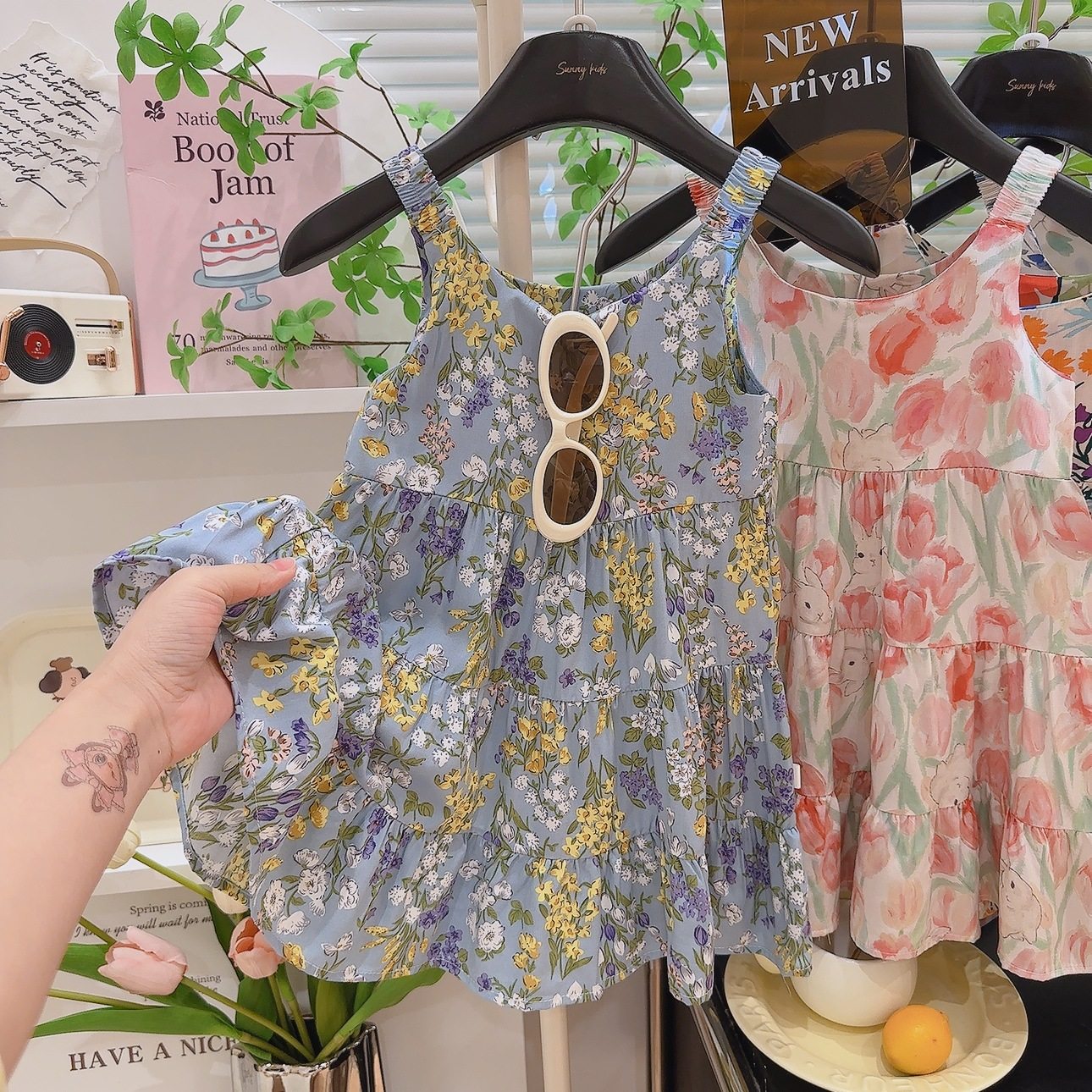 女童花朵薄款连衣裙2025新款宝宝夏季吊带裙儿童时尚碎花小裙子潮,淘宝优惠券,粉丝福利购,淘宝优惠卷