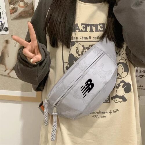 潮牌联名潮牌简约斜挎包女2025夏季腰包新款学生登山包骑行胸包男 - 图1