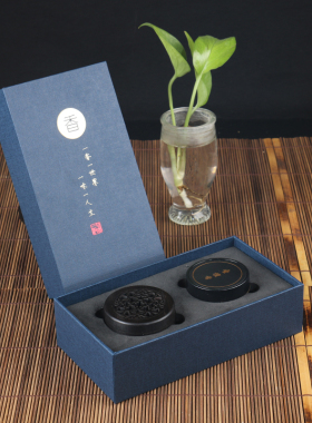百乐圣黑檀圆罐三蝶随身香盒