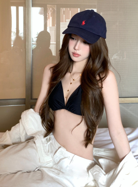 佩里斯午后钛钢金色四叶花项链