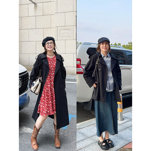 Trench coat with double-breasted silhouette and large lapels