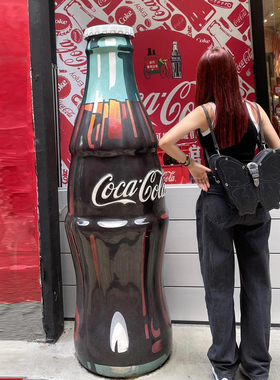 玻璃钢仿真可乐饮料瓶子雪碧易拉罐酒瓶大型卡通雕塑落地摆件定制