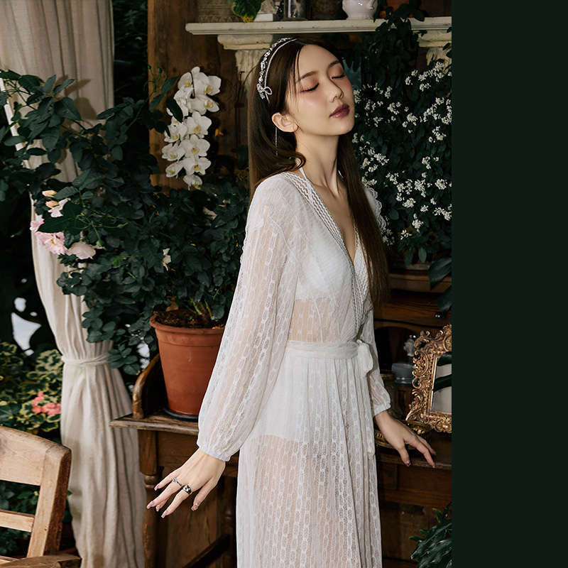 亦美珊连体泳衣女长袖镂空显瘦高级感2025新款超仙长裙海边泡温泉