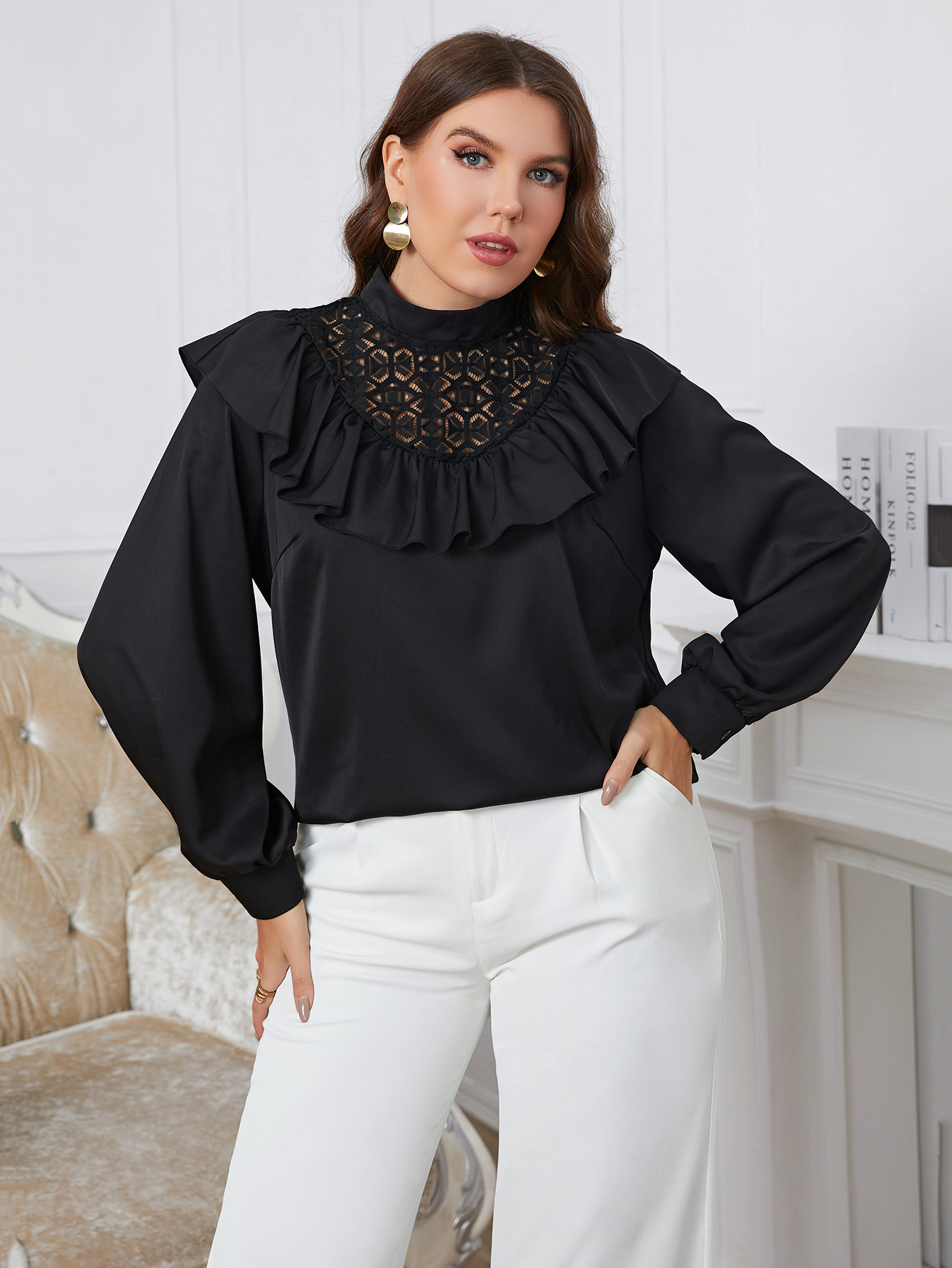 Elegant and Versatile Plus Size Women  ruffled collar Top - 图2