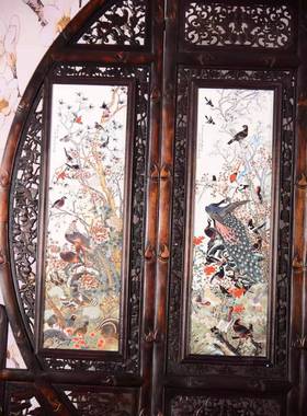 复古瓷板画红木空雕花框镶粉彩花鸟百鸟朝凤富贵祥和双面圆形座屏