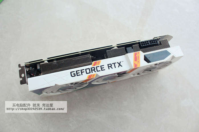 七彩虹iGame GeForce RTX3060 Ultra W OC 纯白三风扇 12GB大显存
