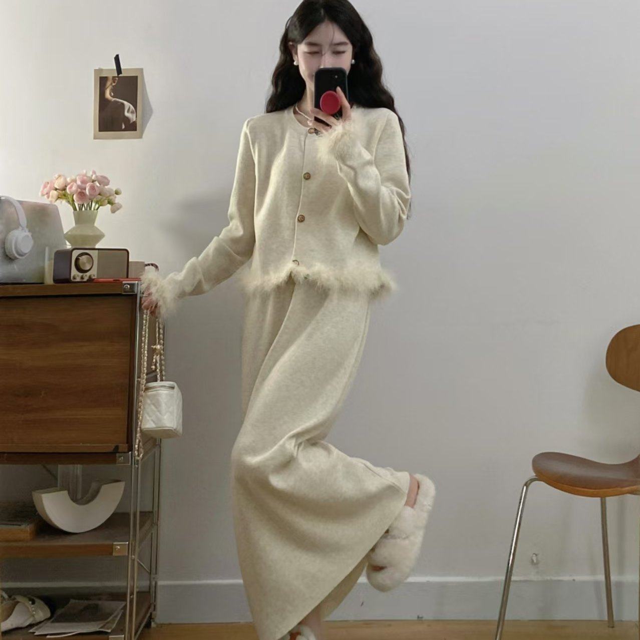 实拍秋冬季新款胖MM时尚洋气显瘦小香飞上衣+高腰半身裙套装,淘宝优惠券,粉丝福利购,淘宝优惠卷