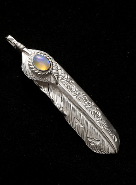 三沐鹫见太郎Taro Washimi镶欧泊石上银唐草飞行羽毛925纯银吊坠