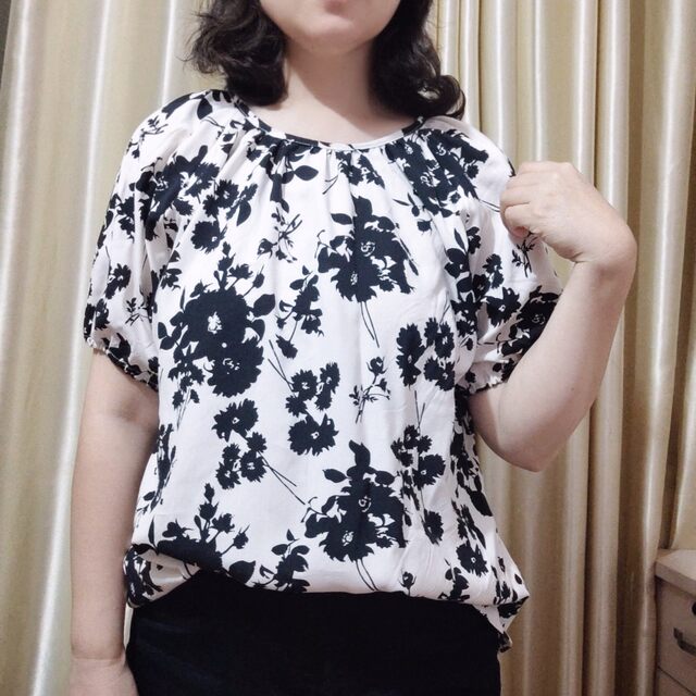 ເສື້ອແຂນສັ້ນລາຍດອກ rayon neck top