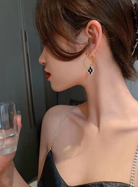 几何耳钉高级感黑色四叶草花朵耳环女法式时尚百搭耳圈女