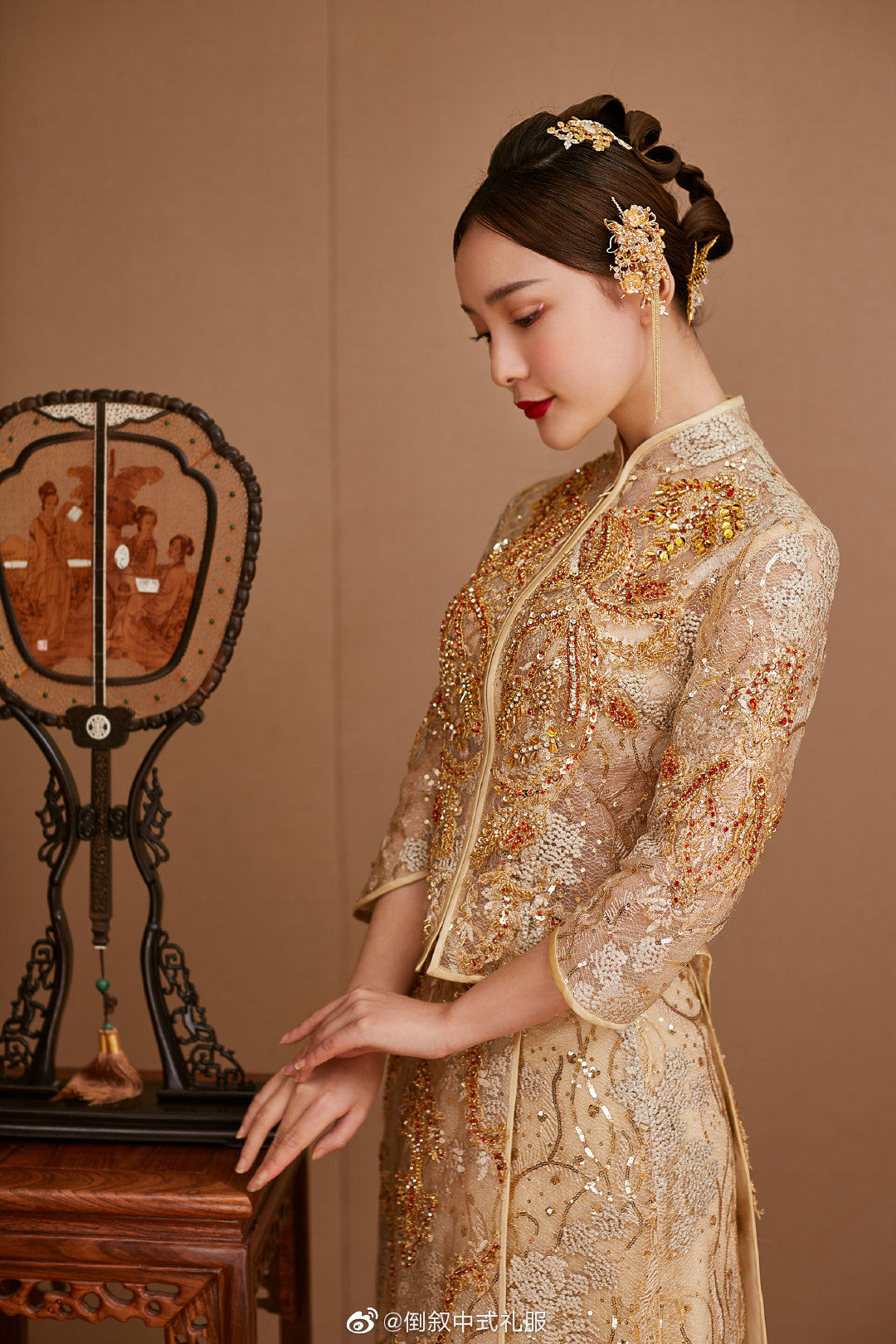 出租品牌定制秀禾服中式女装长袍马褂新娘装婚服金色秀禾服马来服