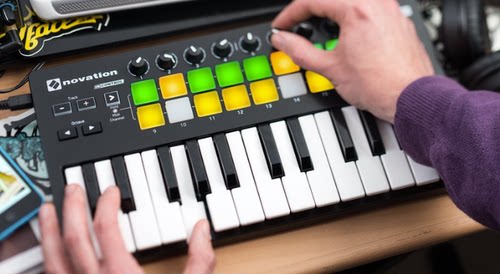 【野雅绫】Novation Launchkey mini MKlll MIDI键盘控制器三代 - 图0