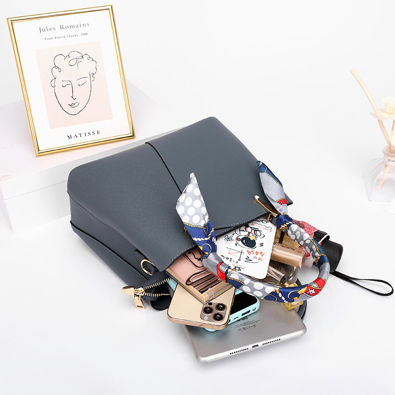 香港正品母亲节礼物送妈妈包手提包大容量女士包包2024新款潮女包