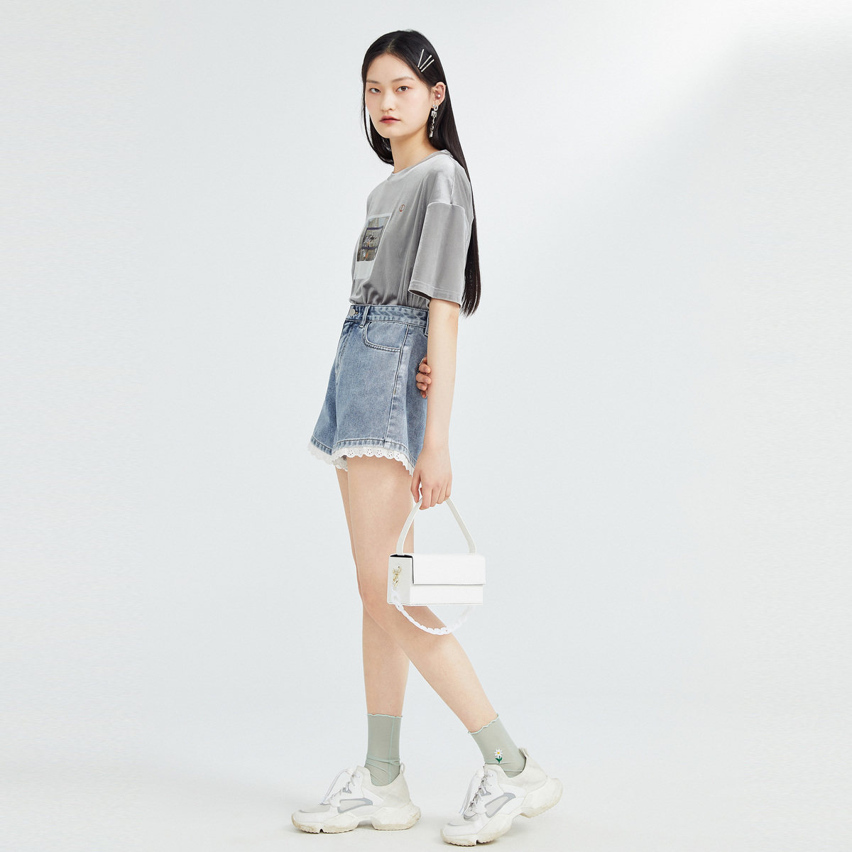 太平鸟丝绒针织衫2020秋季新款t恤 太平鸟喜之乐T恤