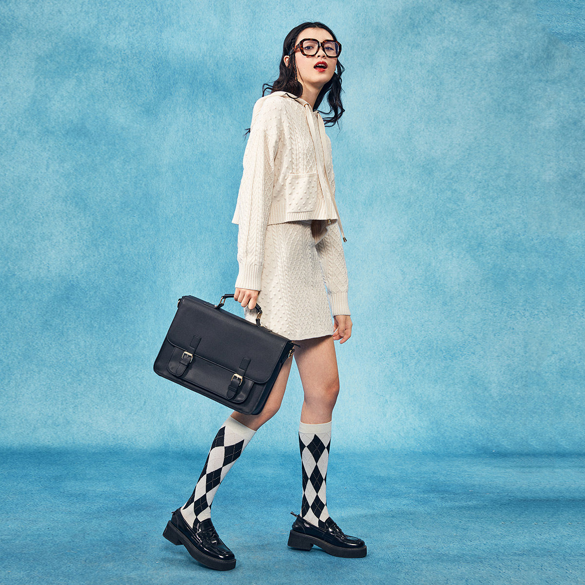 太平鸟米白色连帽针织2020秋冬毛衣 太平鸟毛针织衫