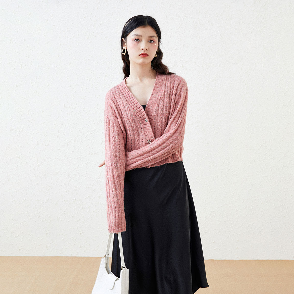 太平鸟梅子粉色外搭2020秋季针织衫 太平鸟普埃拉毛针织衫