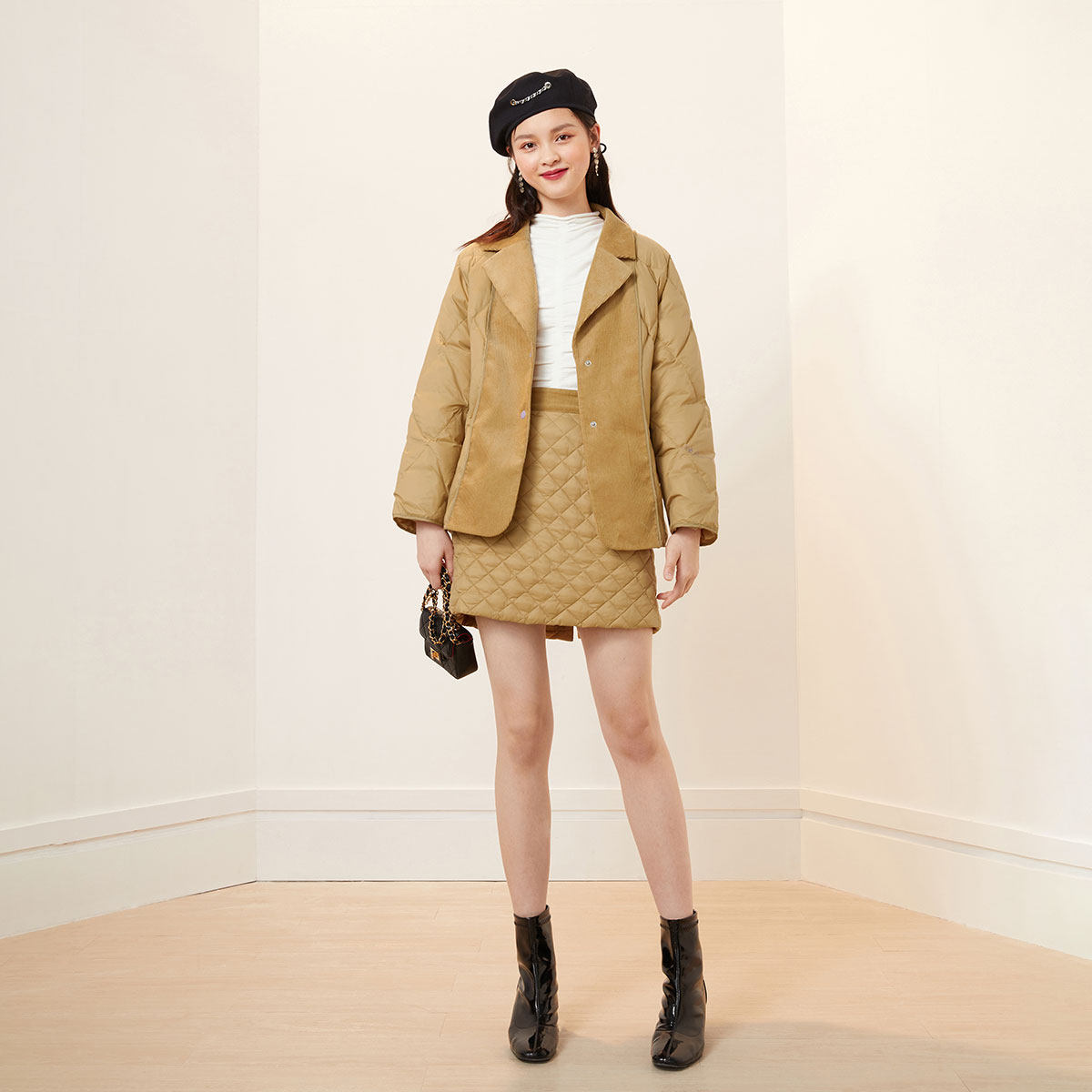 太平鸟灯芯绒拼接轻羽绒2020羽绒服 太平鸟广仁羽绒服