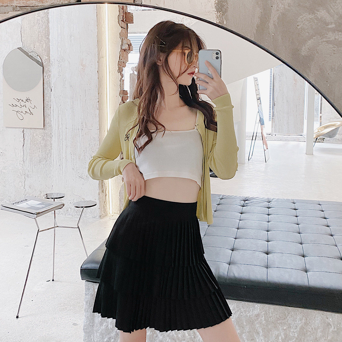 太平鸟2020夏季新款黑学院风百褶裙 太平鸟半身裙