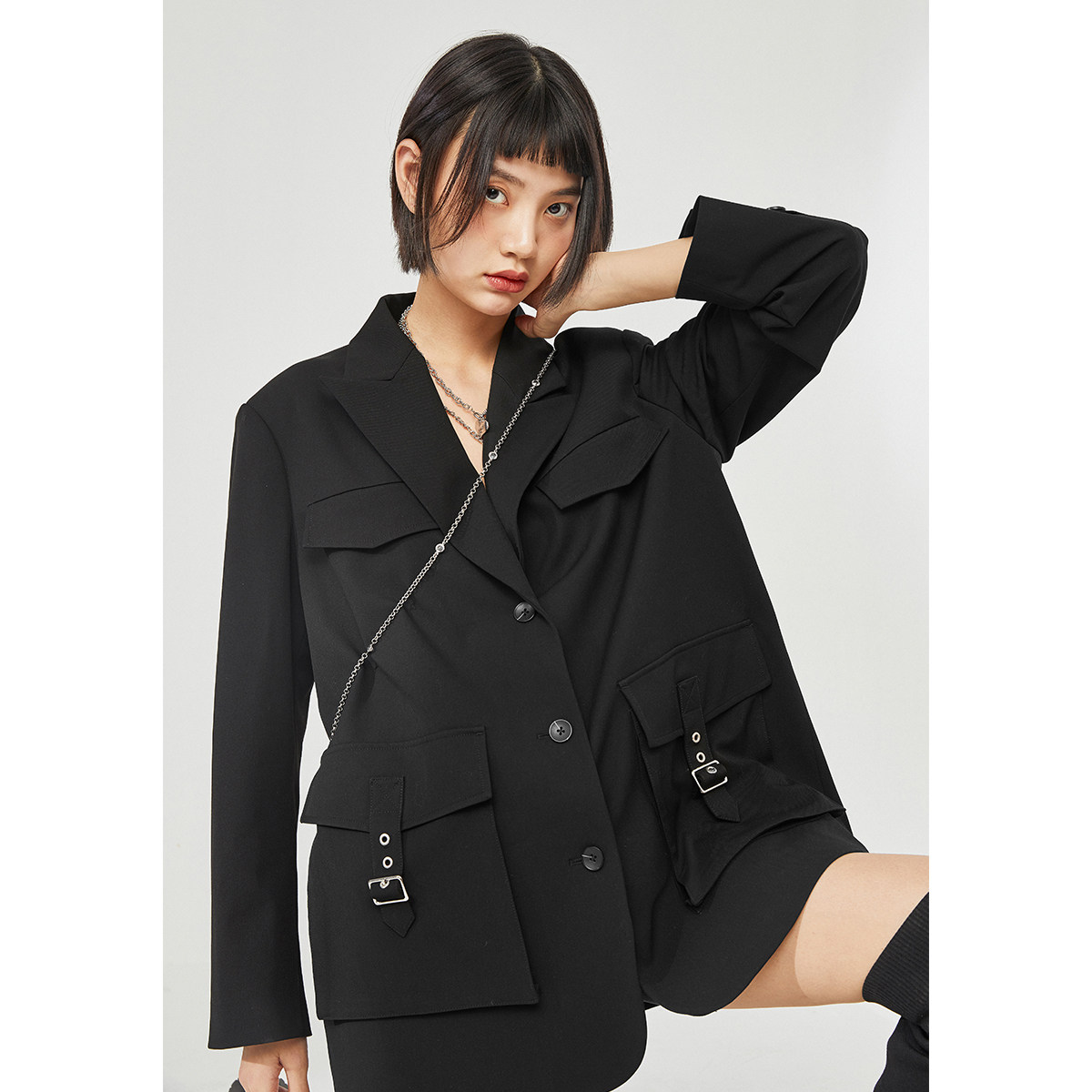 【明星同款】太平鸟黑色风外套小西服 太平鸟西装