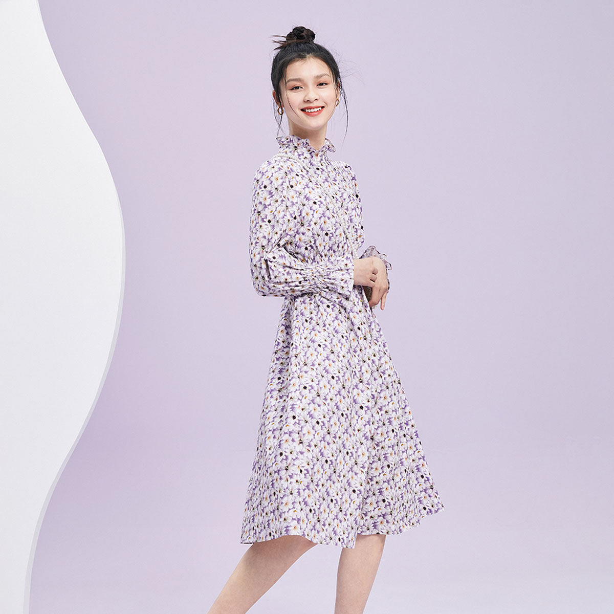 太平鸟紫色小雏菊木耳边立领连衣裙 太平鸟普埃拉连衣裙