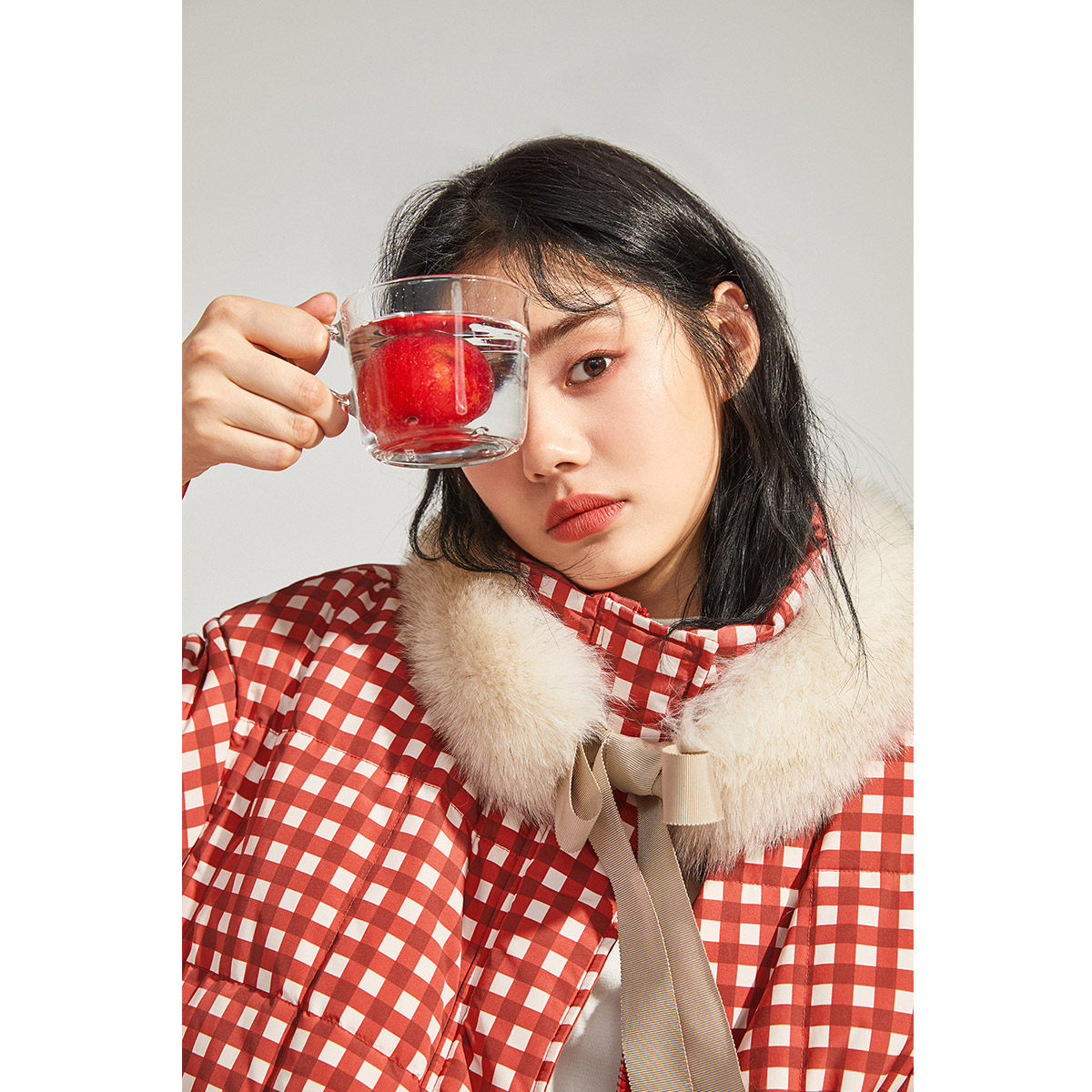 【反季】太平鸟大毛领中长款新款红白 太平鸟广仁羽绒服