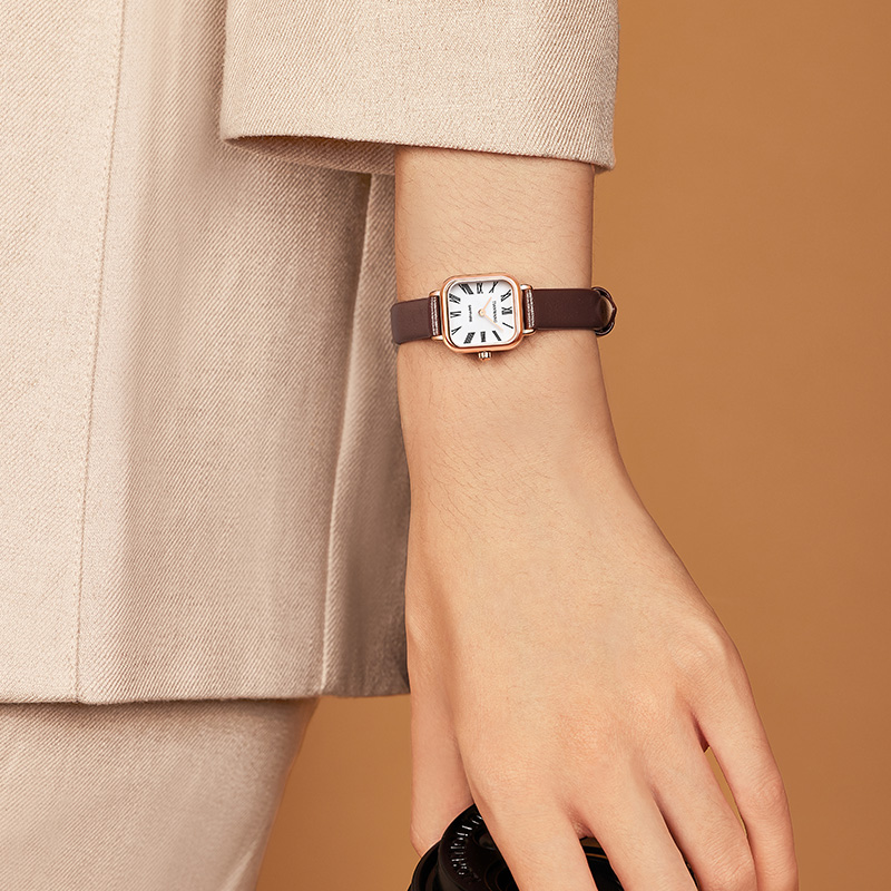 天王2023秋冬新品复古摩登小方表美拉德小棕表女士石英手表31384