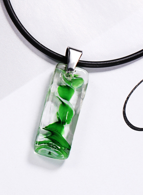 亚马逊绿色螺旋几何琉璃吊坠项链