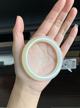 毛毛的翠//M 12736/和田玉糖白手镯//54.0/1780