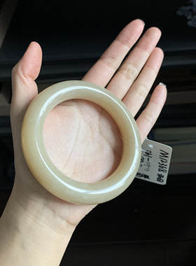 毛毛的翠//M 12368/和田玉糖玉大胖圆条手镯//58.1/990