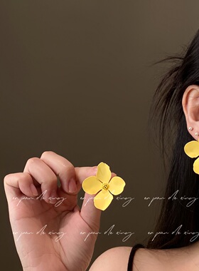 韩系新款黄色花朵银针耳环女时尚小众气质精致百搭夸张耳饰高级感