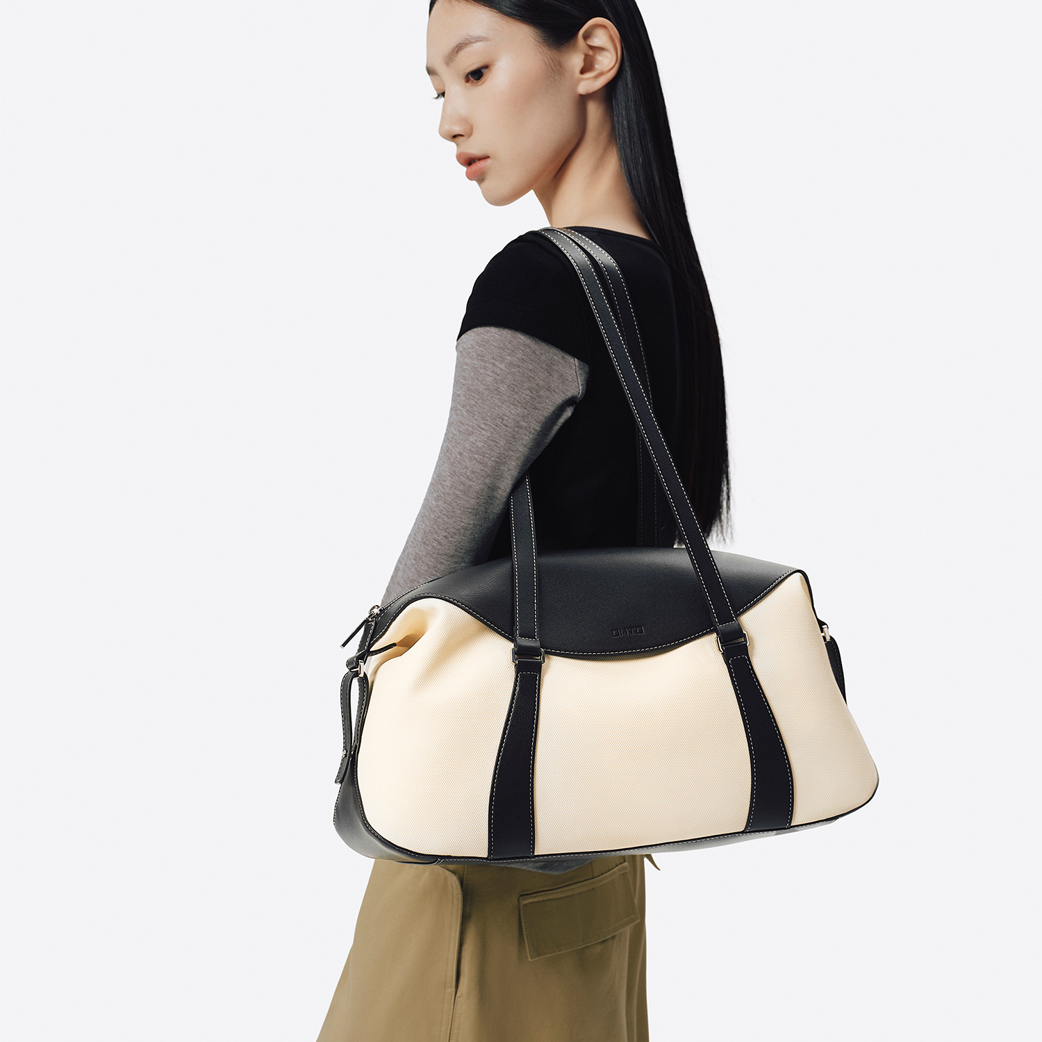 omto新品燕麦大容量旅行包短途旅游手提袋健身运动干湿分离收纳袋