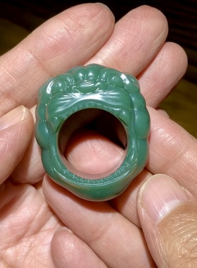 生肖老虎扳指把件和田玉籽料青玉