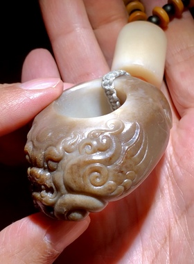 老石头和田玉白玉籽料锦灰堆扳指黄沁籽玉龙凤呈祥貔貅把件92.2克