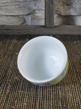 民国手绘粉彩酒杯古董古玩