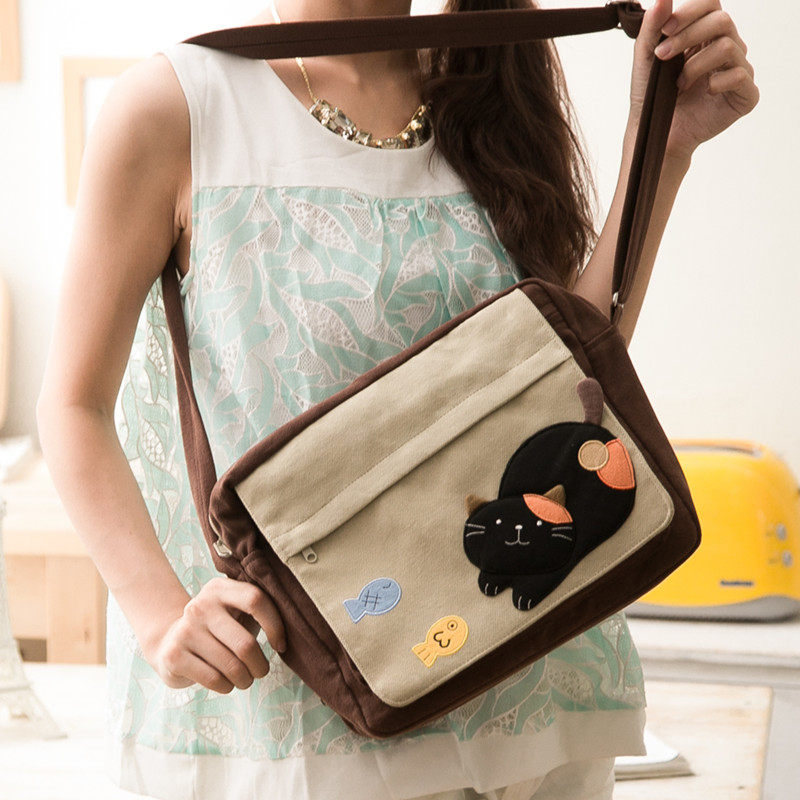 【可愛到爆！ 🪹 】Momo Bag  / Blue main image 1