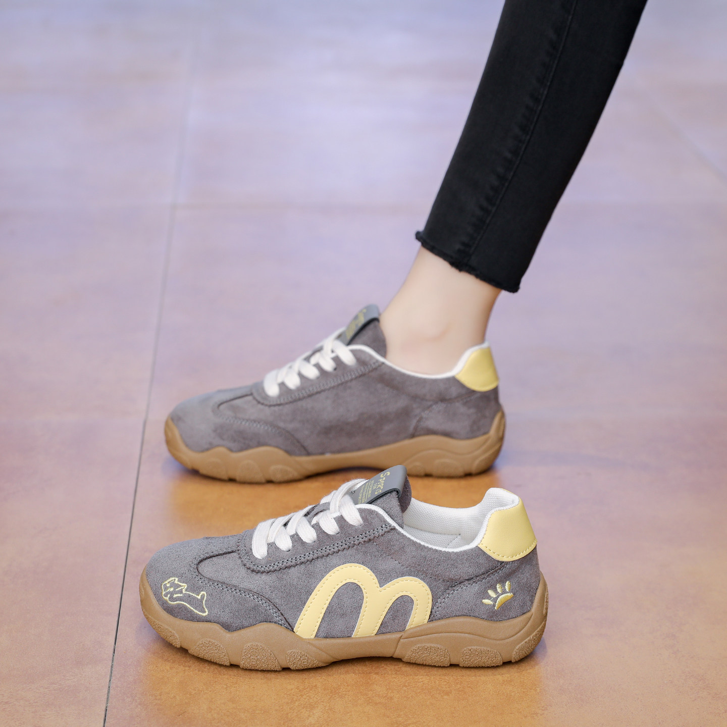 红色鞋子本命年小红鞋阿甘鞋女款德训鞋春季老北京布鞋妈妈运动鞋,淘宝优惠券,粉丝福利购,淘宝优惠卷